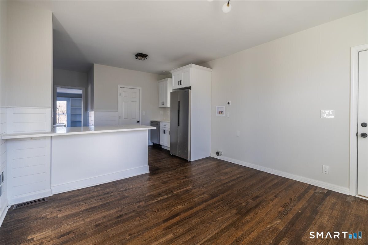 349 Marlborough Terrace Fairfield, CT 06825 - Photo 17 of 38