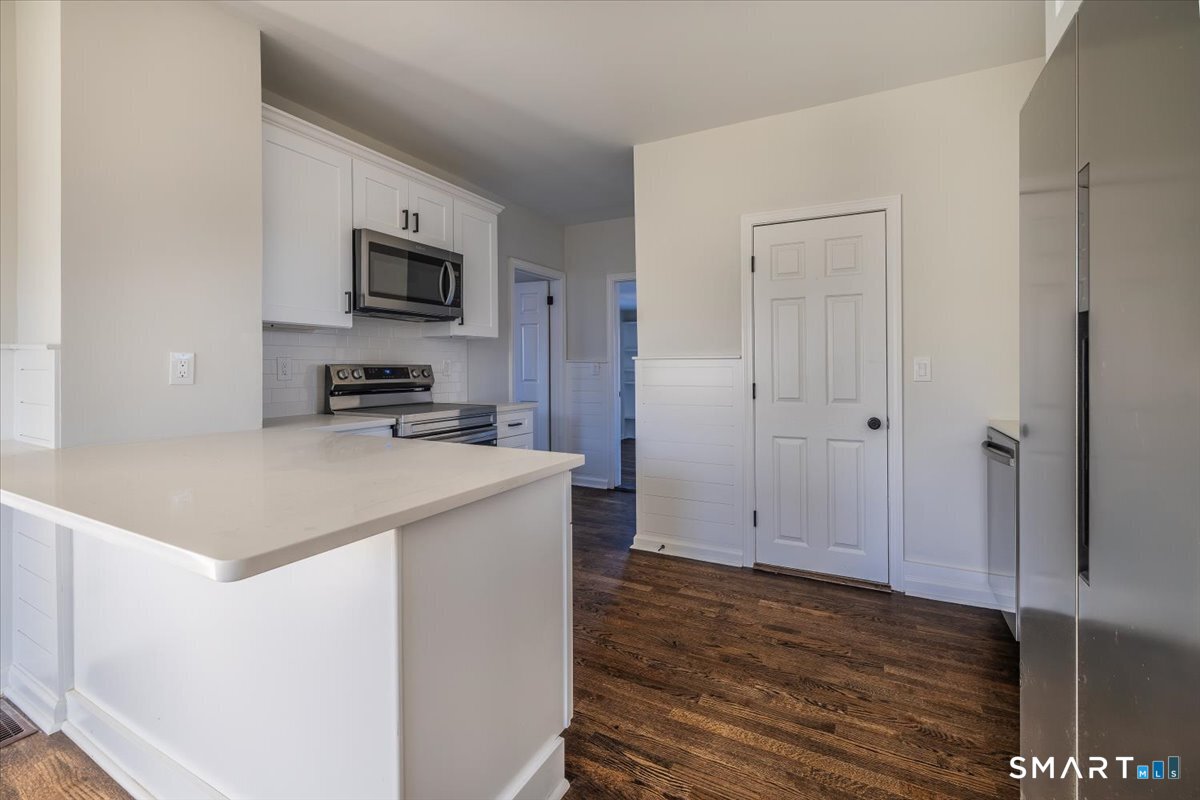 349 Marlborough Terrace Fairfield, CT 06825 - Photo 25 of 38