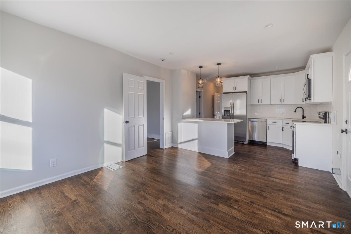 349 Marlborough Terrace Fairfield, CT 06825 - Photo 7 of 38