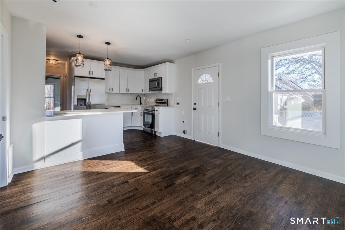 349 Marlborough Terrace Fairfield, CT 06825 - Photo 8 of 38