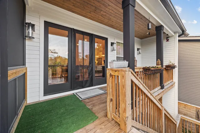 a view of an entryway with balcony