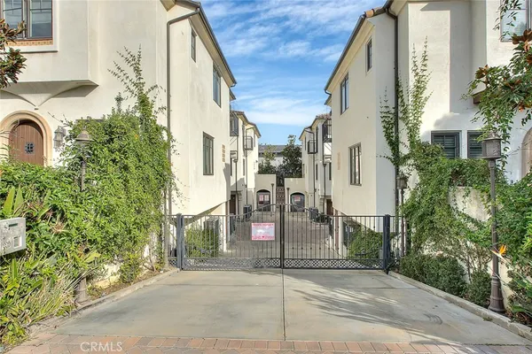 $1,158,000 | 1058 Sunset Boulevard, Unit B, Arcadia, CA 91007