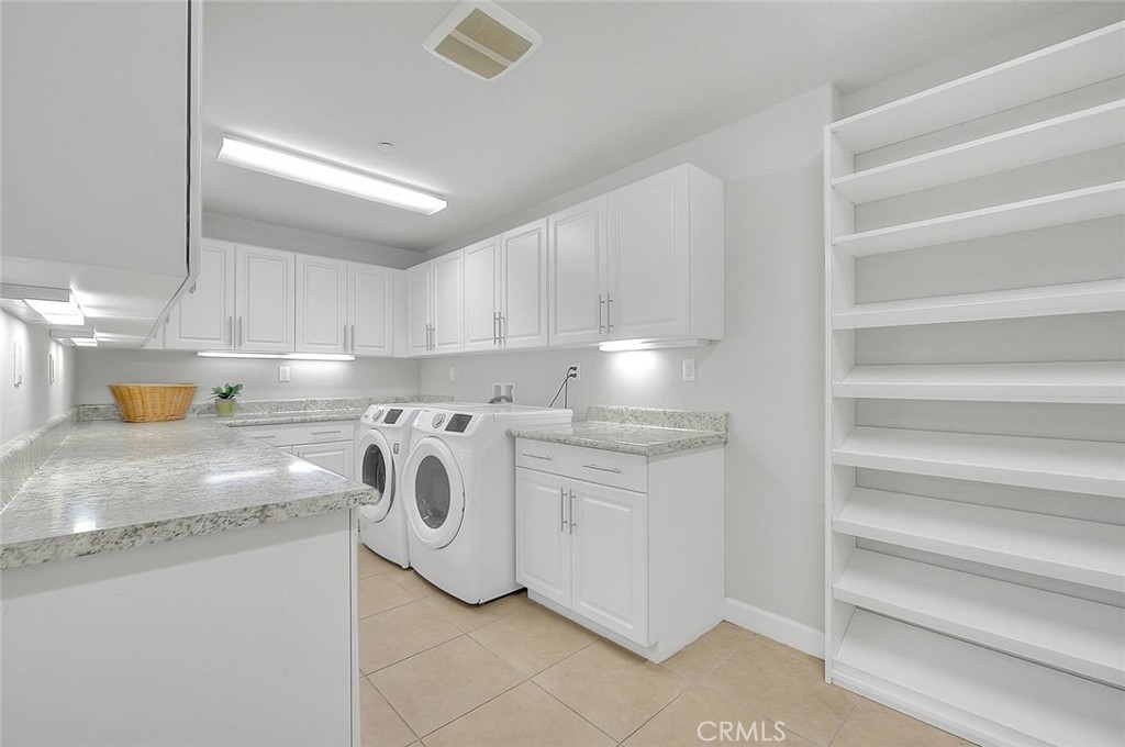 1058 Sunset Boulevard, Unit B Arcadia, CA 91007 - Photo 34 of 45 a utility room with sink dryer and washer