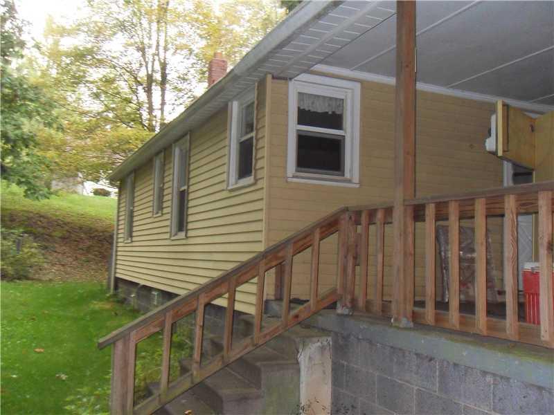 204 Fairfield Road Tarentum, PA 15084 - Photo 3 of 4 Exterior Back.