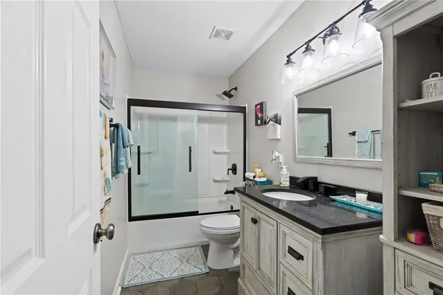 $205,000 | 5507 North Fairmount Avenue, Kansas City, MO 64118