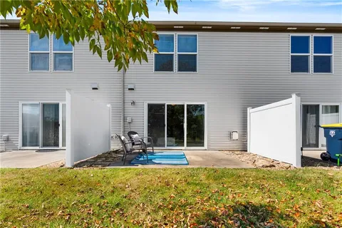 $205,000 | 5507 North Fairmount Avenue, Kansas City, MO 64118