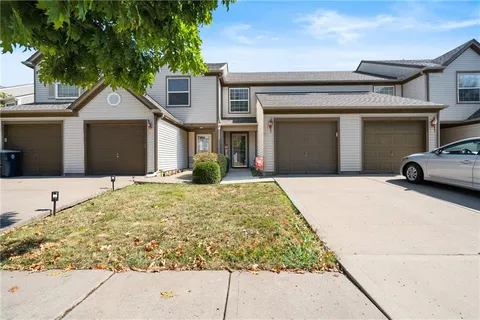 $205,000 | 5507 North Fairmount Avenue, Kansas City, MO 64118