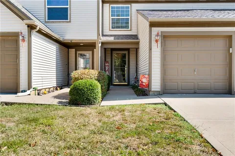 $205,000 | 5507 North Fairmount Avenue, Kansas City, MO 64118