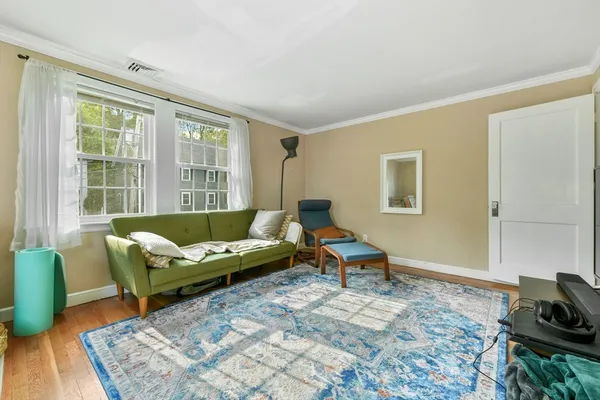 $2,400 | 38 Nathan Road, Unit 4, Waltham, MA 02453