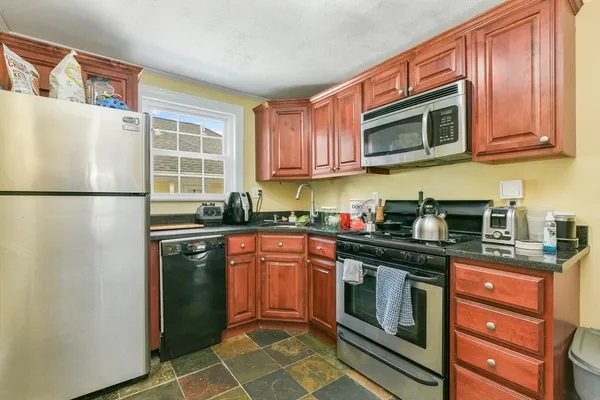 $2,400 | 38 Nathan Road, Unit 4, Waltham, MA 02453