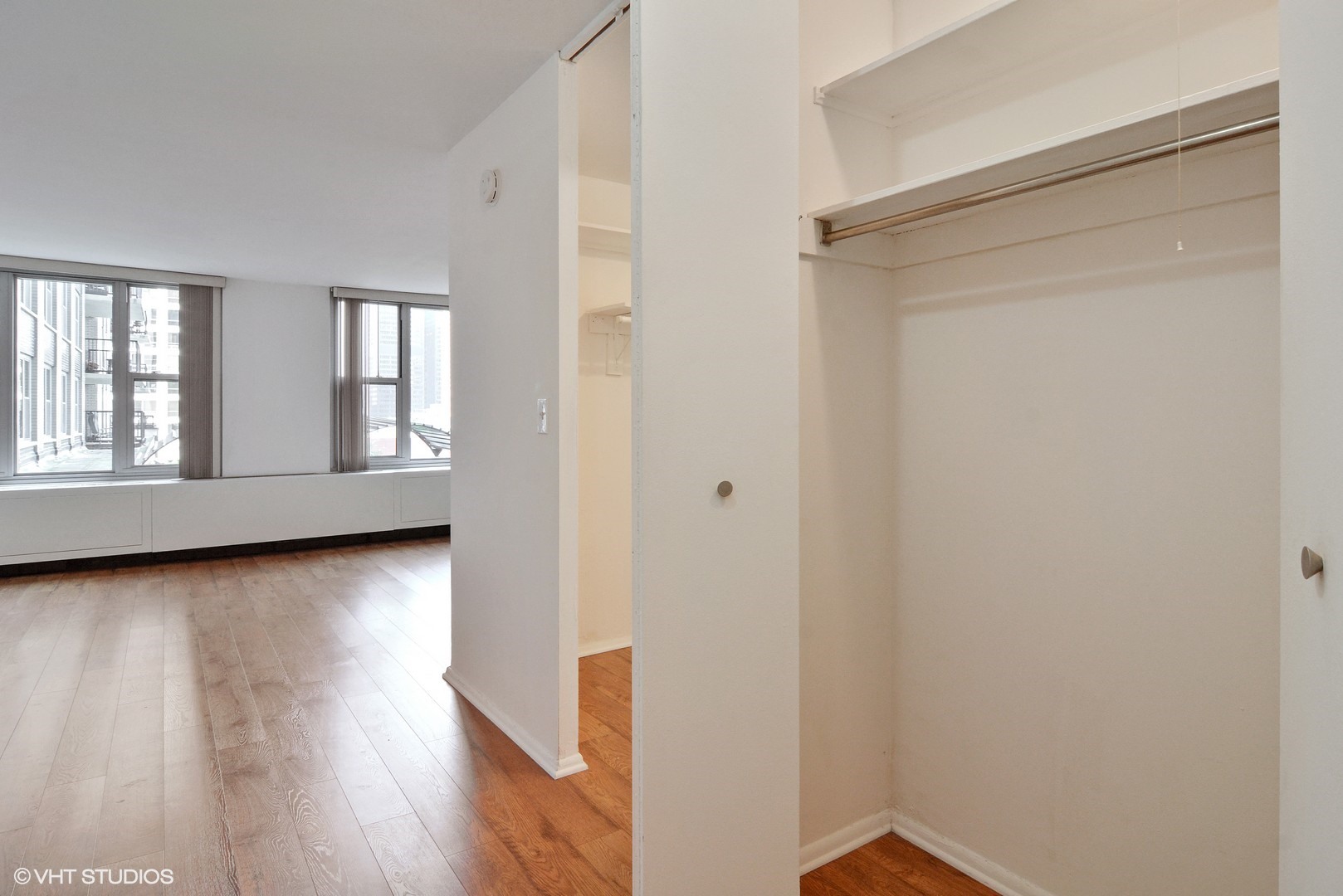 400 East Randolph Street, Unit 822 Chicago, IL 60601 - Photo 2 of 15