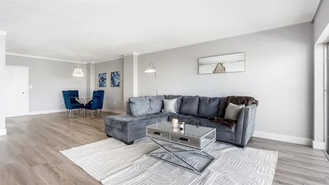 $329,999 | 500 Bayview Drive, Unit 2023, Sunny Isles Beach, FL 33160