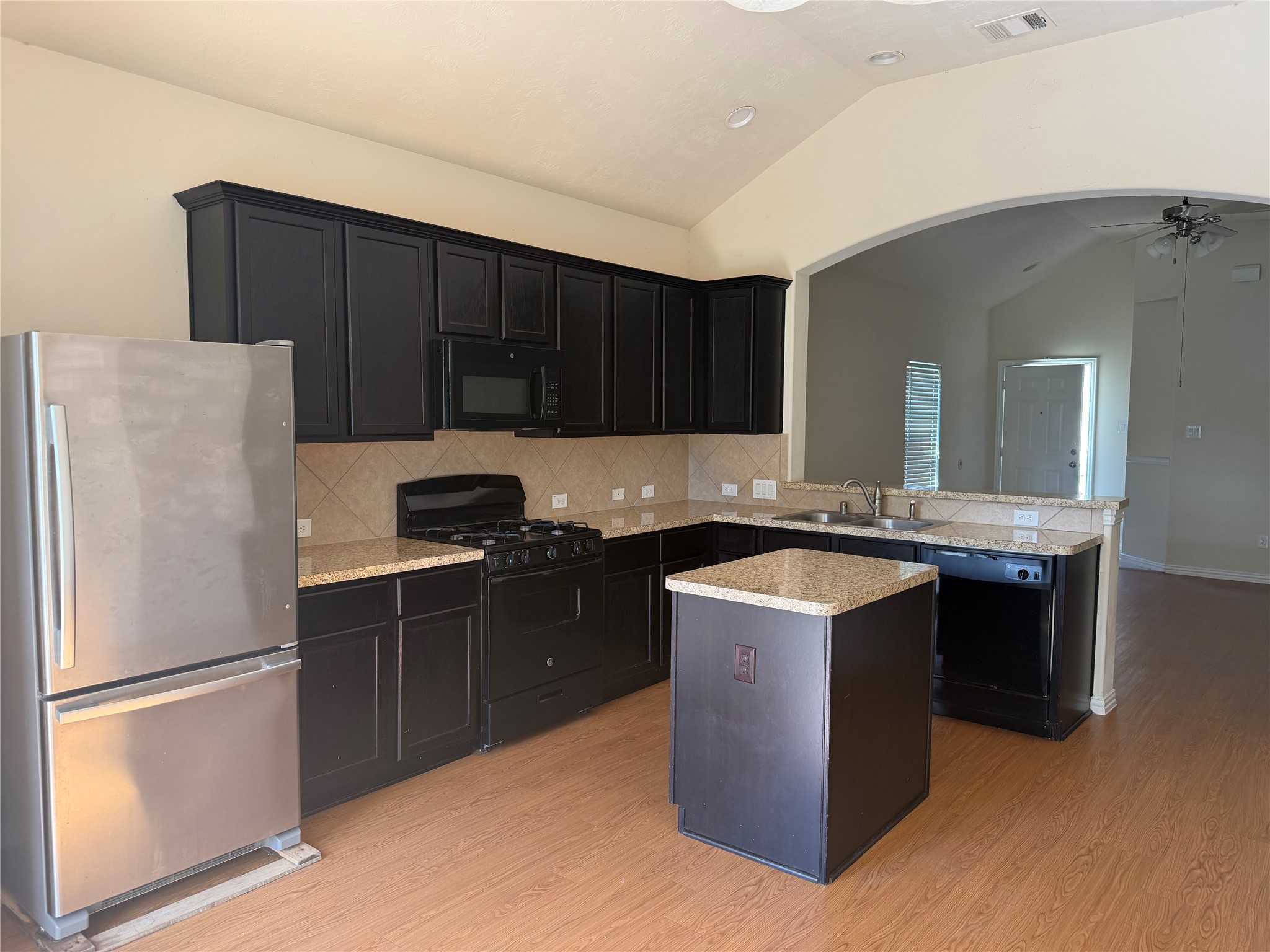 7534 Abbey Point Lane Houston, TX 77049 - Photo 2 of 13