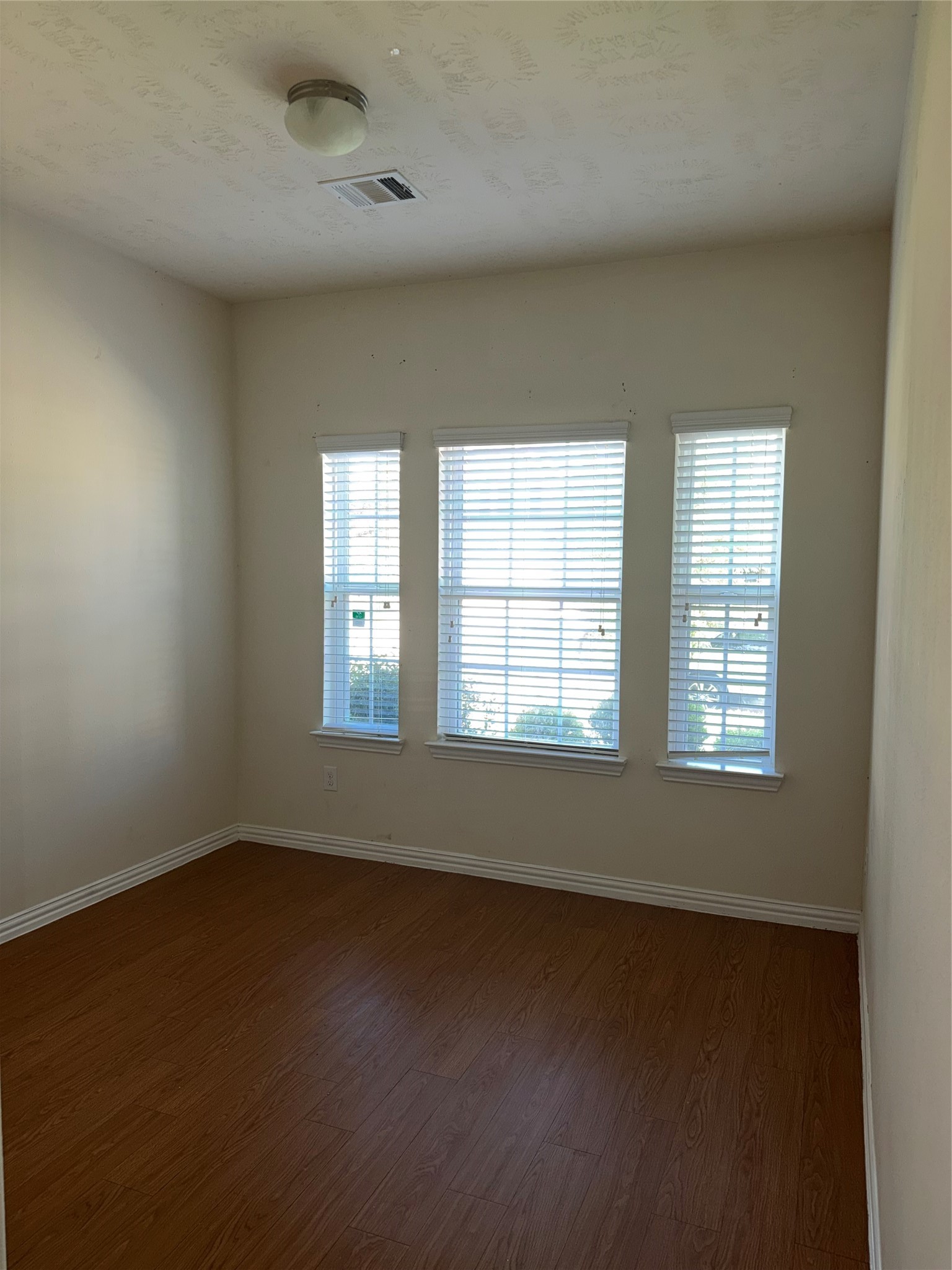 7534 Abbey Point Lane Houston, TX 77049 - Photo 7 of 13