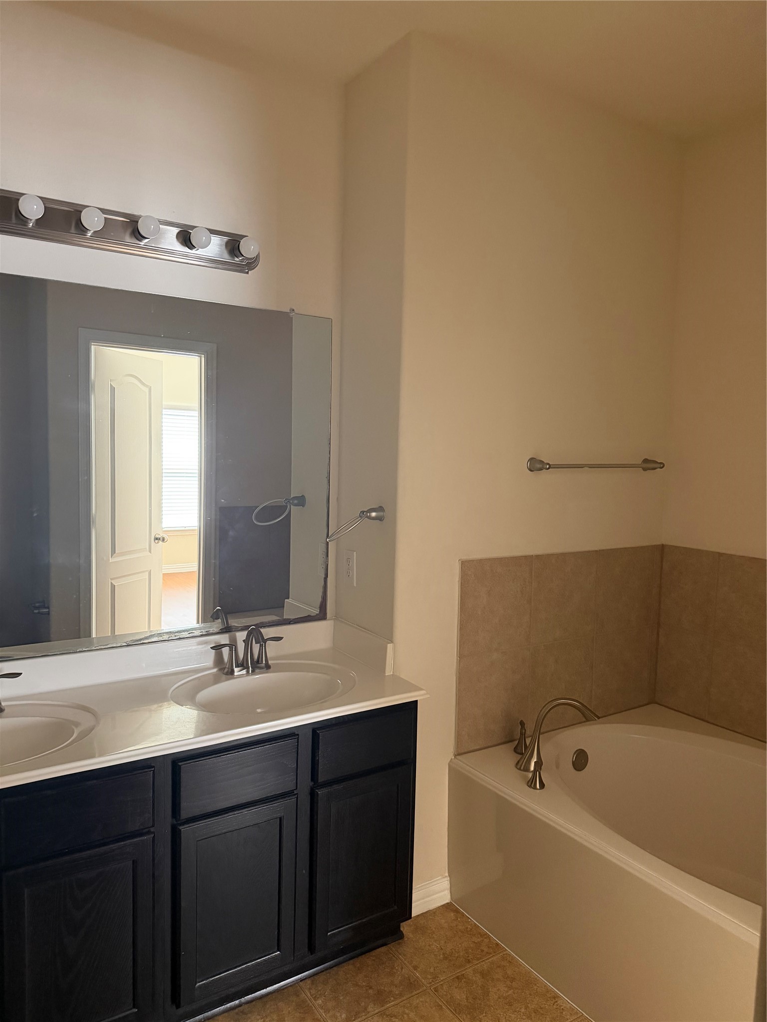 7534 Abbey Point Lane Houston, TX 77049 - Photo 10 of 13