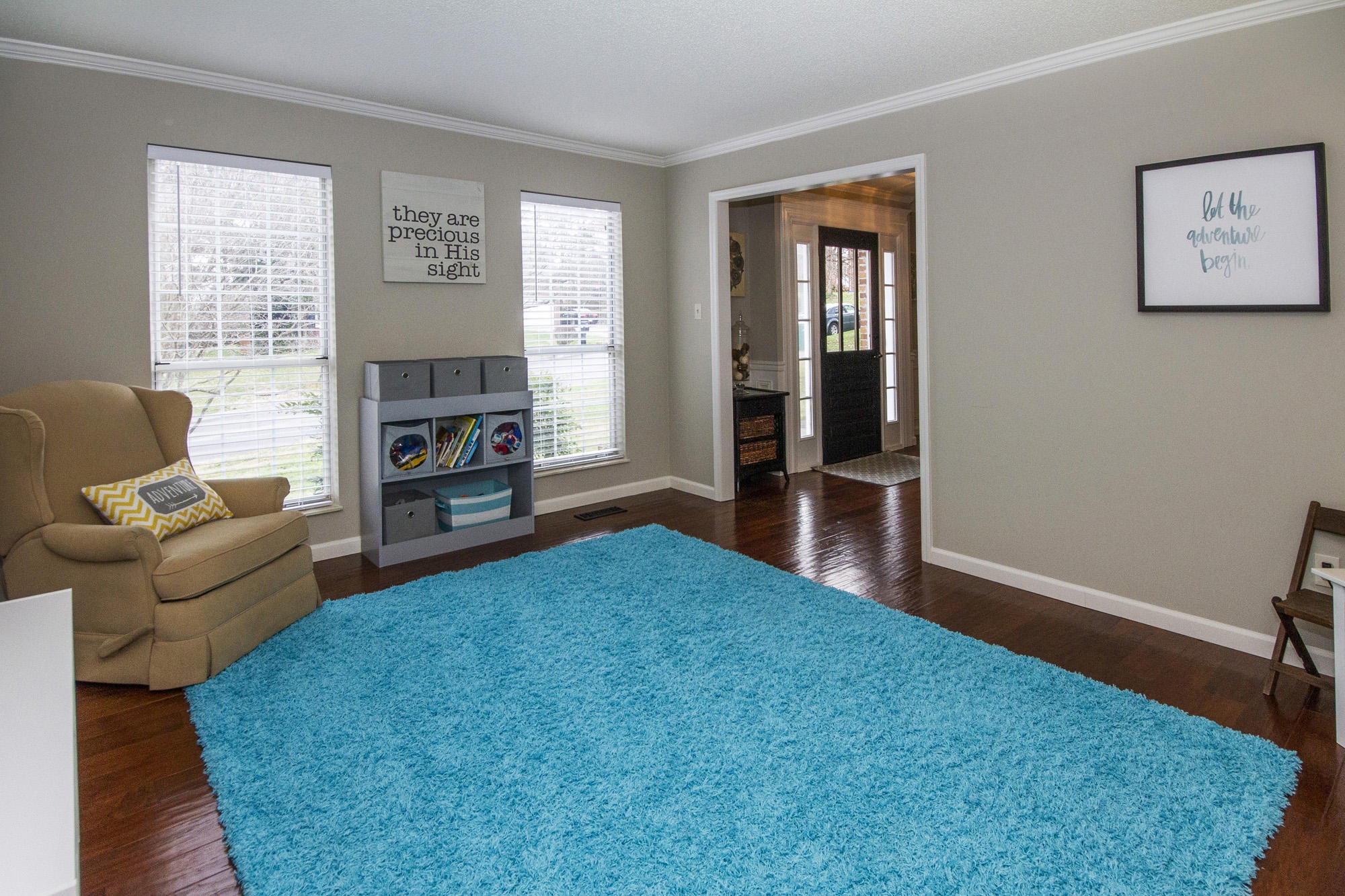 229 Long Bow Road Knoxville, TN 37934 - Photo 22 of 38 a living room with furniture and a fireplace