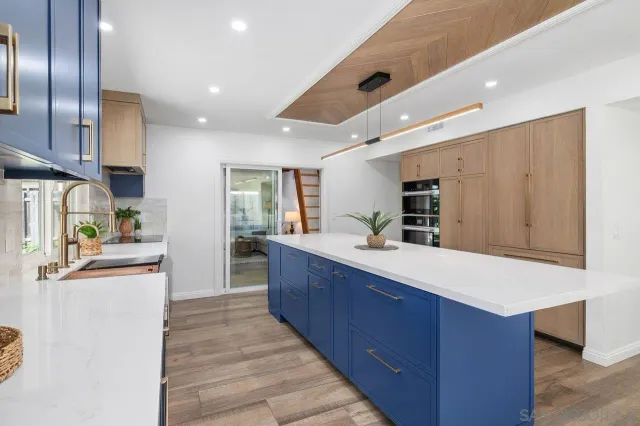 $1,590,000 | 4404 Vivaracho Court, San Diego, CA 92124