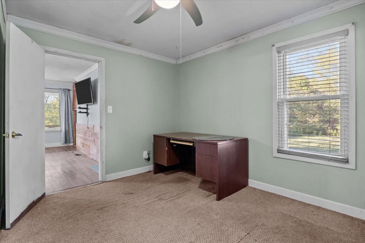 3316 Toms Creek Road Linden, TN 37096 - Photo 19 of 44 an empty room with windows and closet