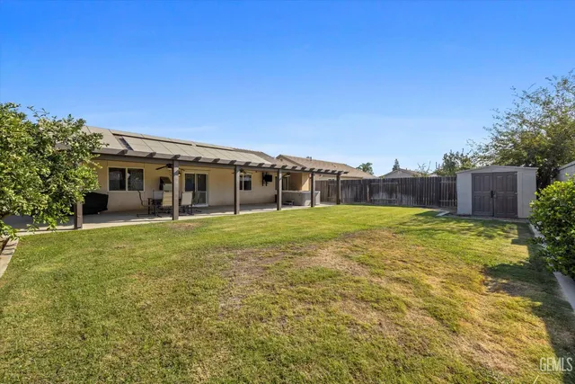a front view of house with yard