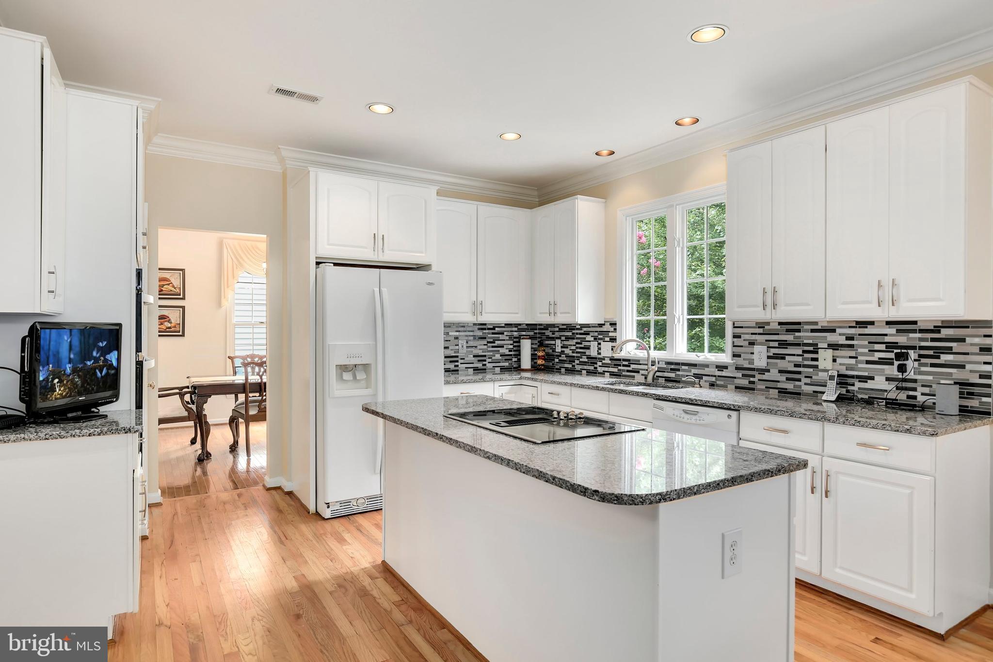 12204 Falls Road Potomac, MD 20854 - Photo 12 of 40 Gallery Image 12
