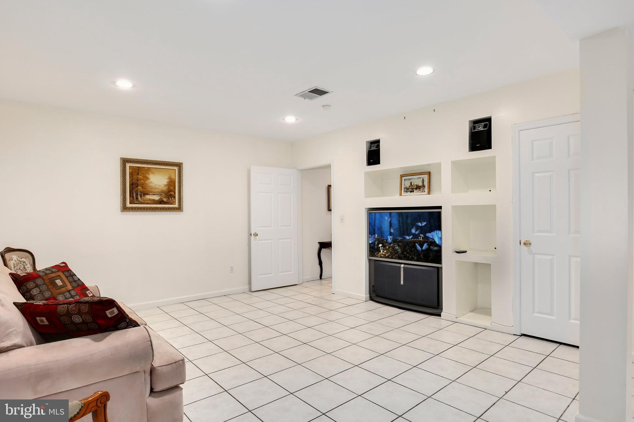 12204 Falls Road Potomac, MD 20854 - Photo 30 of 40 Gallery Image 30