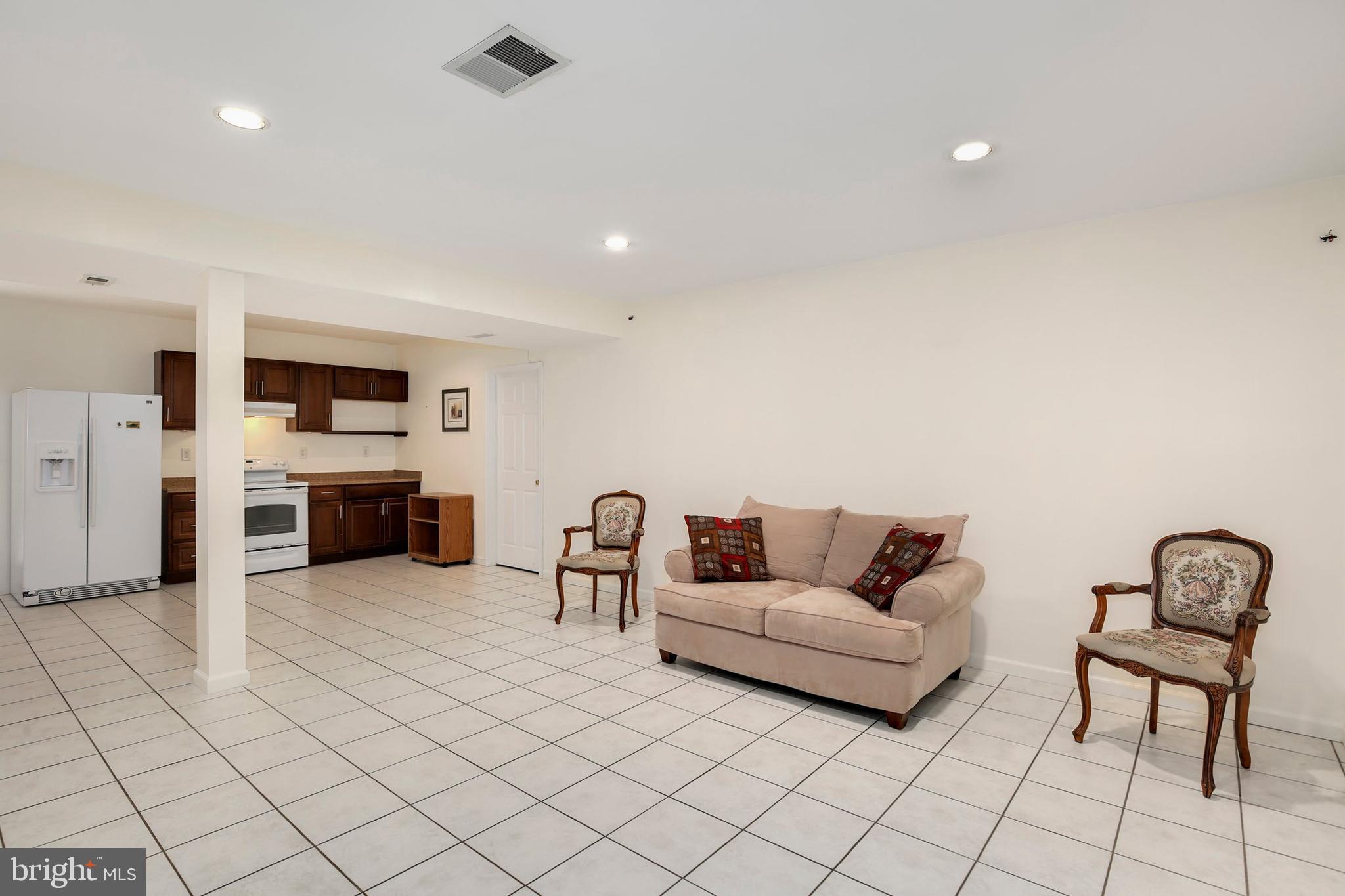 12204 Falls Road Potomac, MD 20854 - Photo 31 of 40 Gallery Image 31