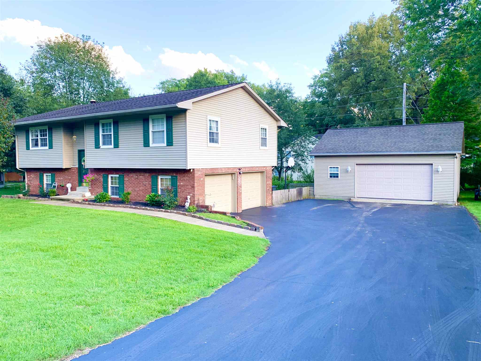 8711 Sharon Road Newburgh, IN 47630 - Photo 1 of 34