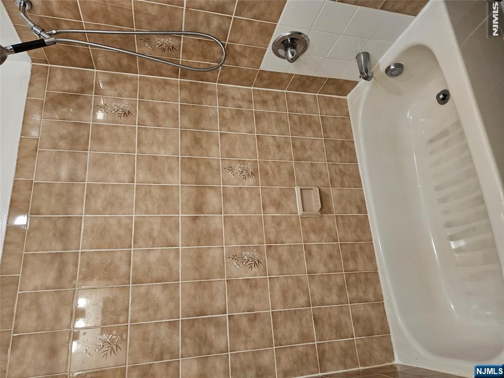 581 High Mountain Road, Unit 5 North Haledon, NJ 07508 - Photo 10 of 11 Gallery Image 10