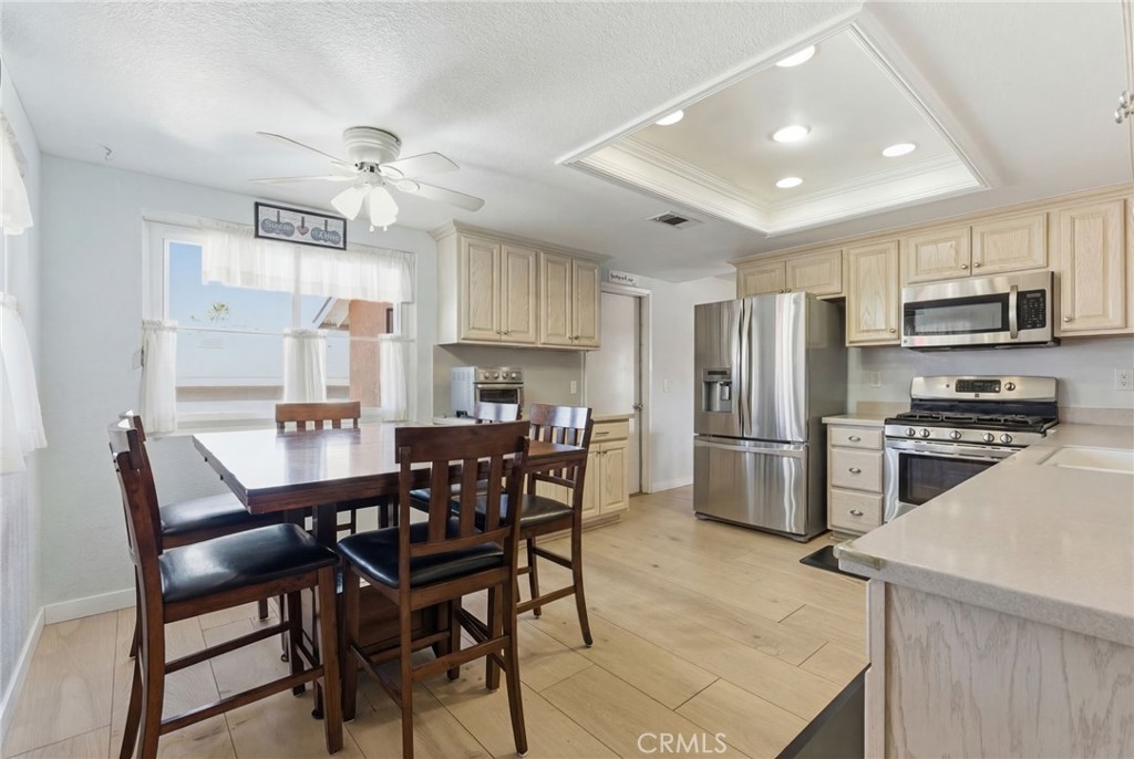 7868 Arrowhead Lake Road Hesperia, CA 92345 - Photo 12 of 45