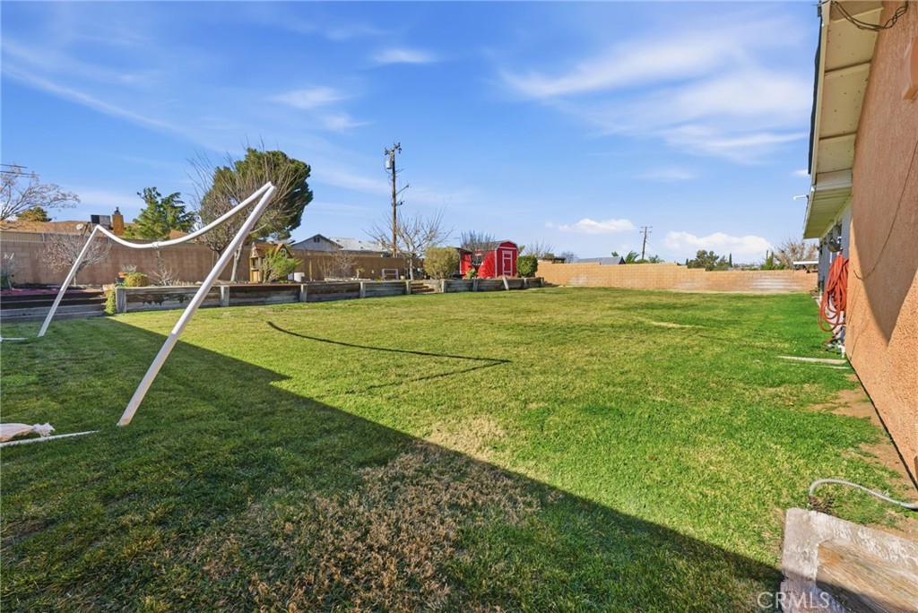 7868 Arrowhead Lake Road Hesperia, CA 92345 - Photo 39 of 45