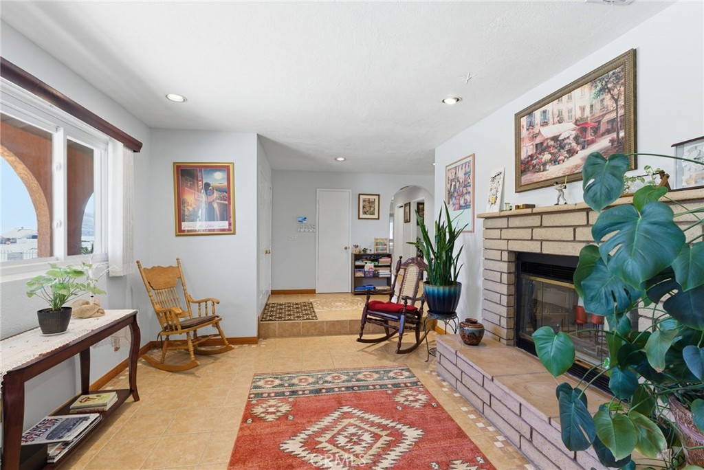 7868 Arrowhead Lake Road Hesperia, CA 92345 - Photo 8 of 45