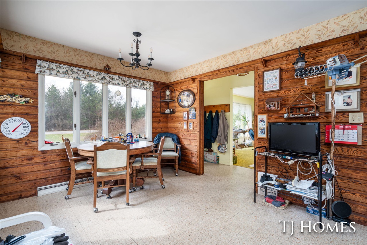 5818 East Sternberg Road Fruitport, MI 49415 - Photo 10 of 45
