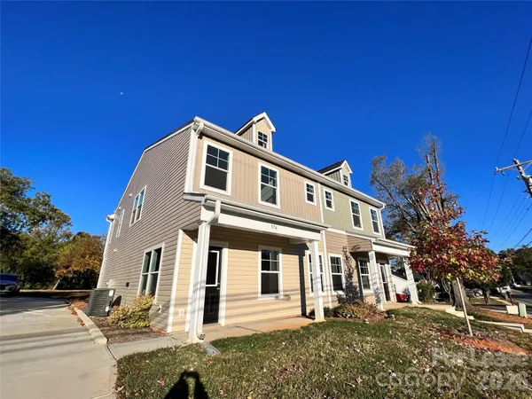 $1,725 | 574 North Broad Street, Unit A, Mooresville, NC 28115