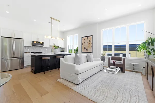 $559,000 | 4471 Washington Street, Unit 1, Boston, MA 02131