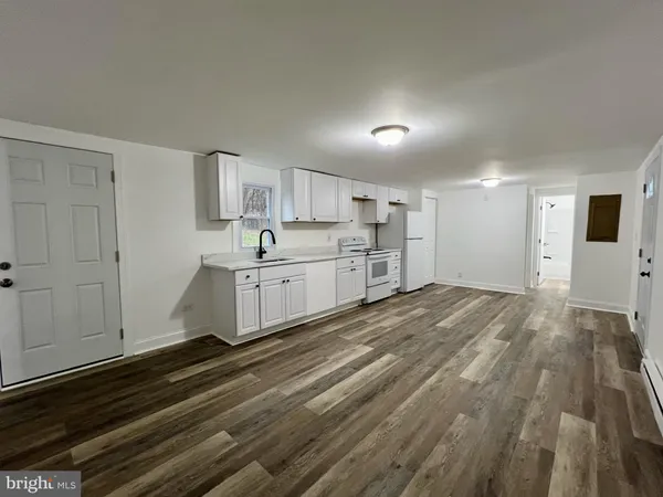 $950 | 20 Laurel Hill Lane, Berkeley Springs, WV 25411