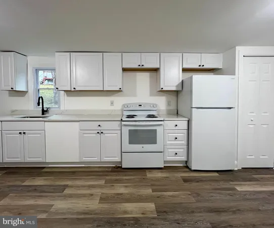 $950 | 20 Laurel Hill Lane, Berkeley Springs, WV 25411