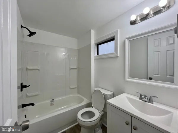 $950 | 20 Laurel Hill Lane, Berkeley Springs, WV 25411