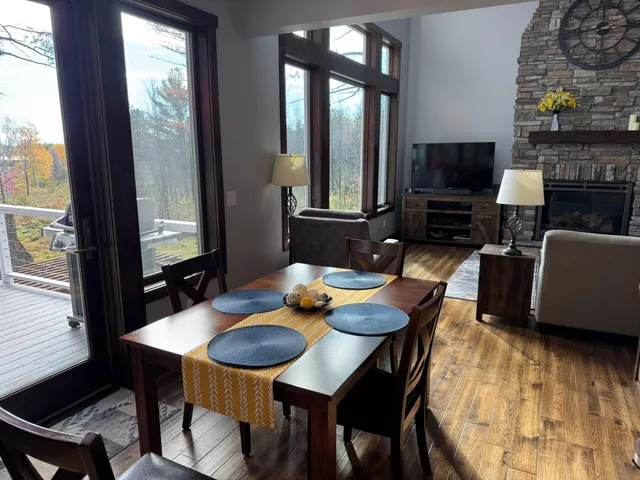 $899,000 | 1774 Highway 2 Two Harbors, Two Harbors, MN 55616