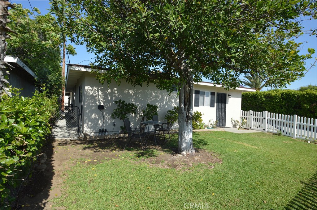 866 Random Lane Duarte, CA 91010 - Photo 18 of 19 Shady Fenced Front Yard