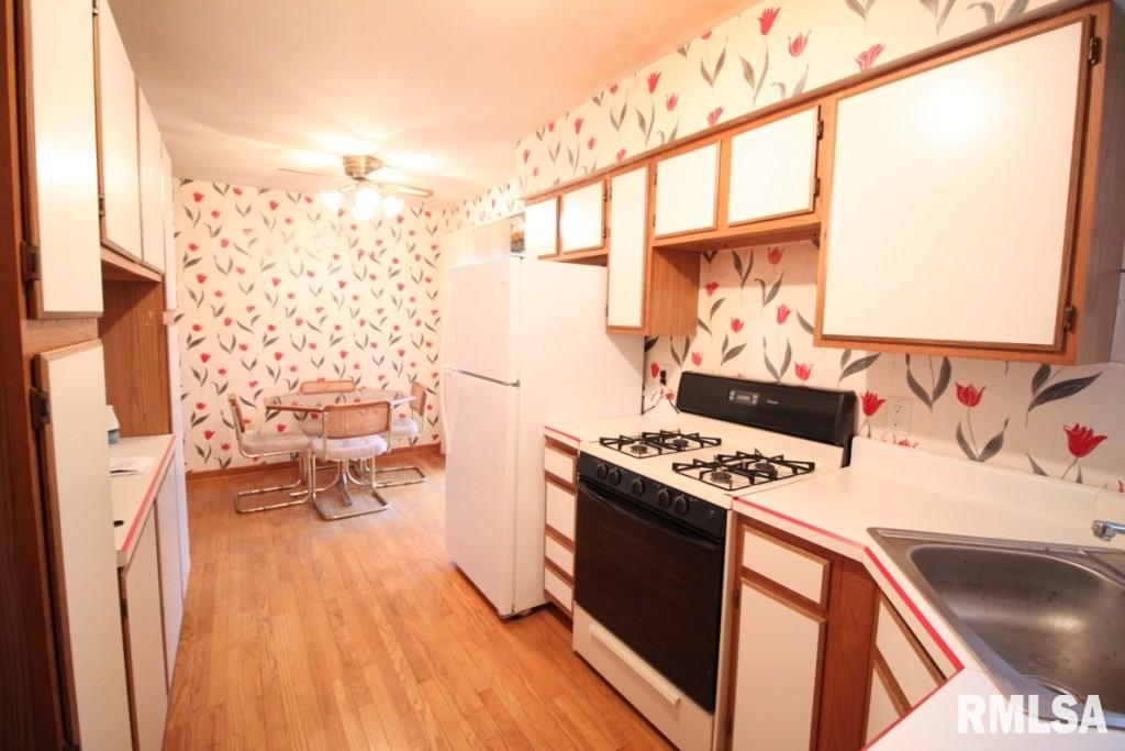 13142 Wolf Road Geneseo, IL 61254 - Photo 3 of 15 Gallery Image 3