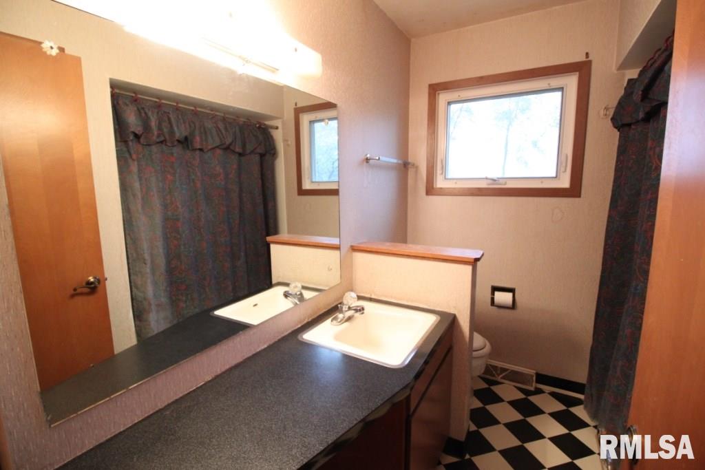 13142 Wolf Road Geneseo, IL 61254 - Photo 8 of 15 Gallery Image 8