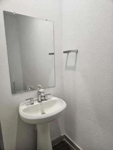 $2,950 | 12816 Heddington Grv Lane, Houston, TX 77047