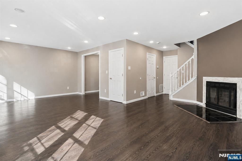 74 Boston Street Newark, NJ 07103 - Photo 2 of 18