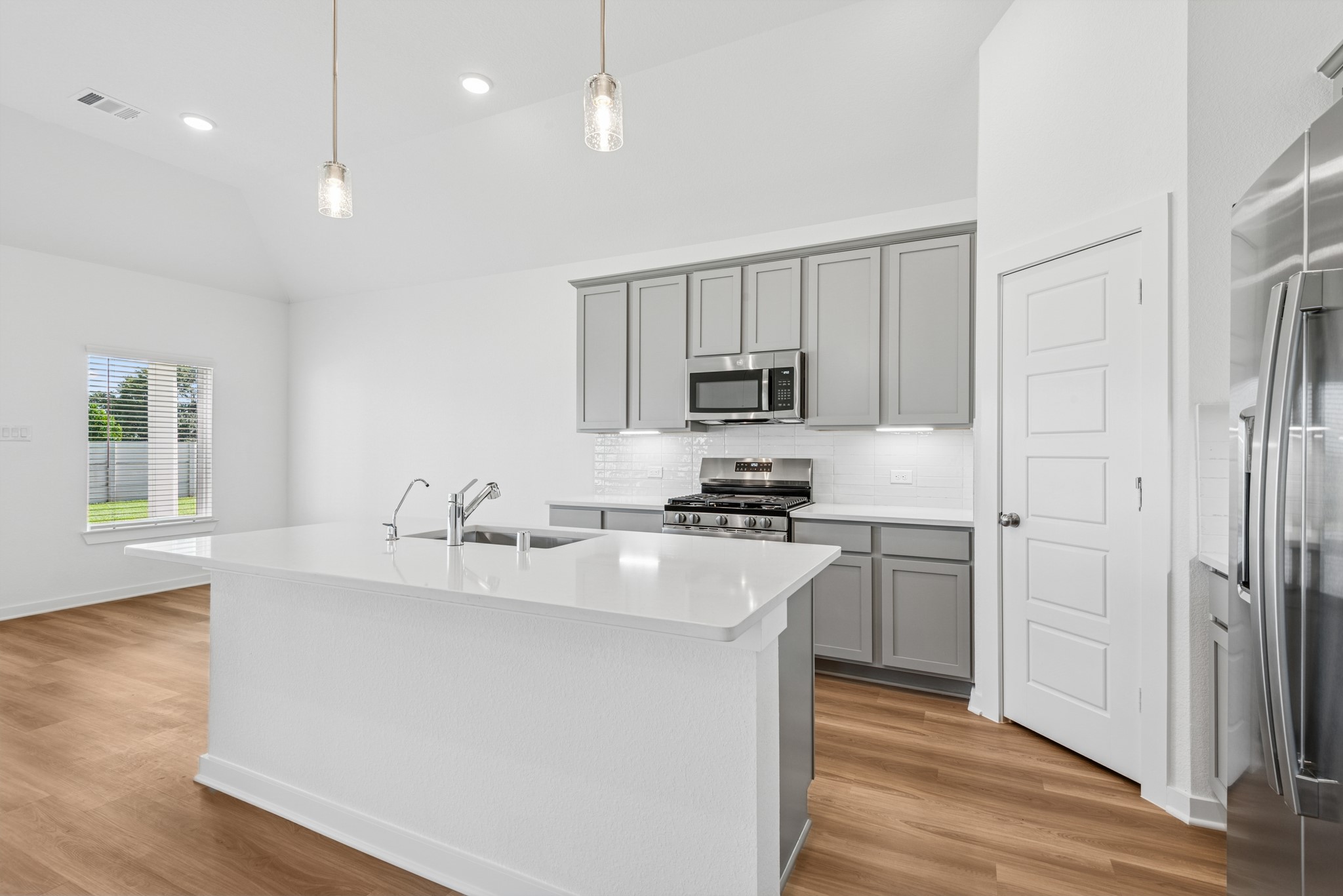 2031 Heather Rdg Way Rosenberg, TX 77471 - Photo 14 of 42