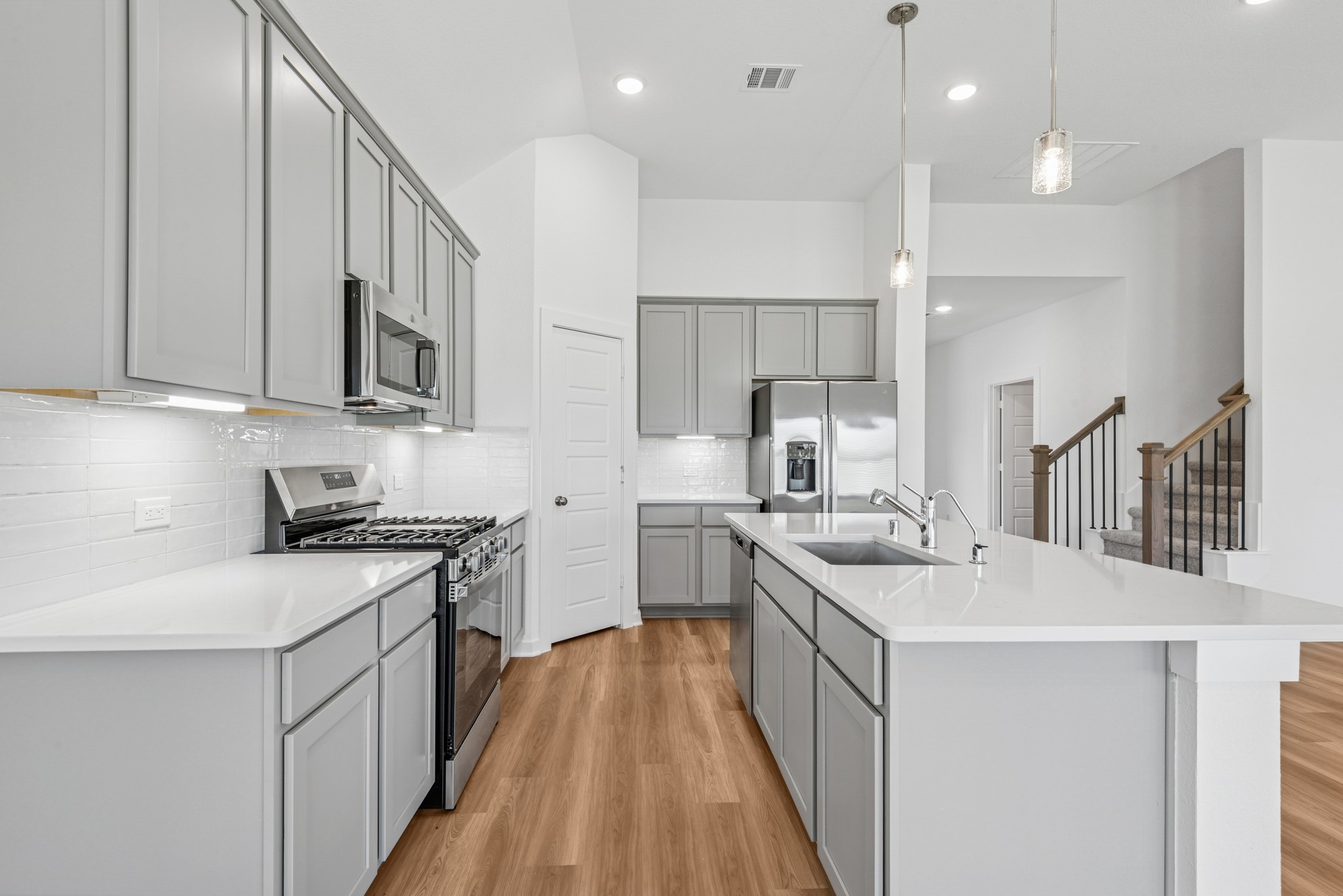 2031 Heather Rdg Way Rosenberg, TX 77471 - Photo 15 of 42