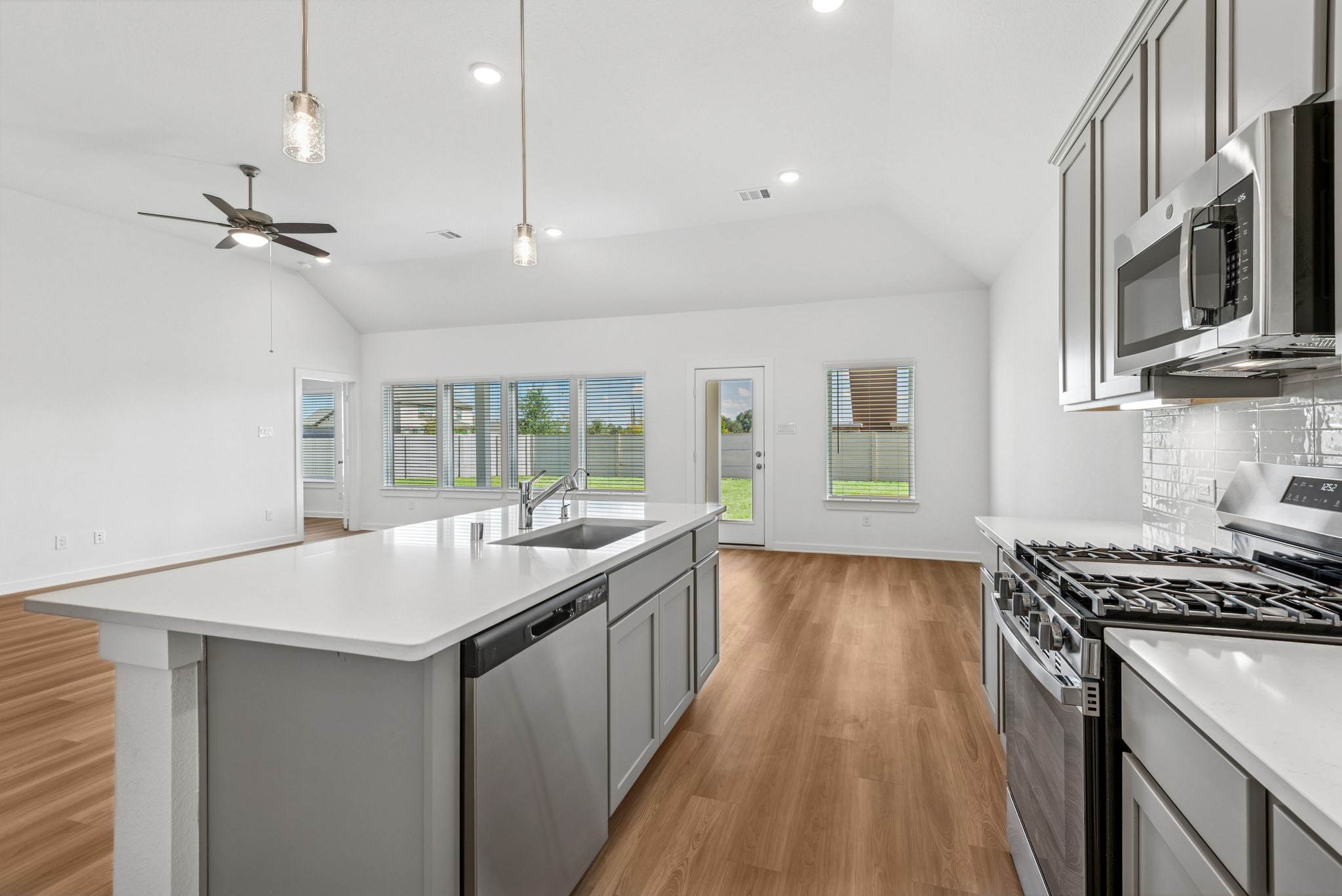 2031 Heather Rdg Way Rosenberg, TX 77471 - Photo 16 of 42