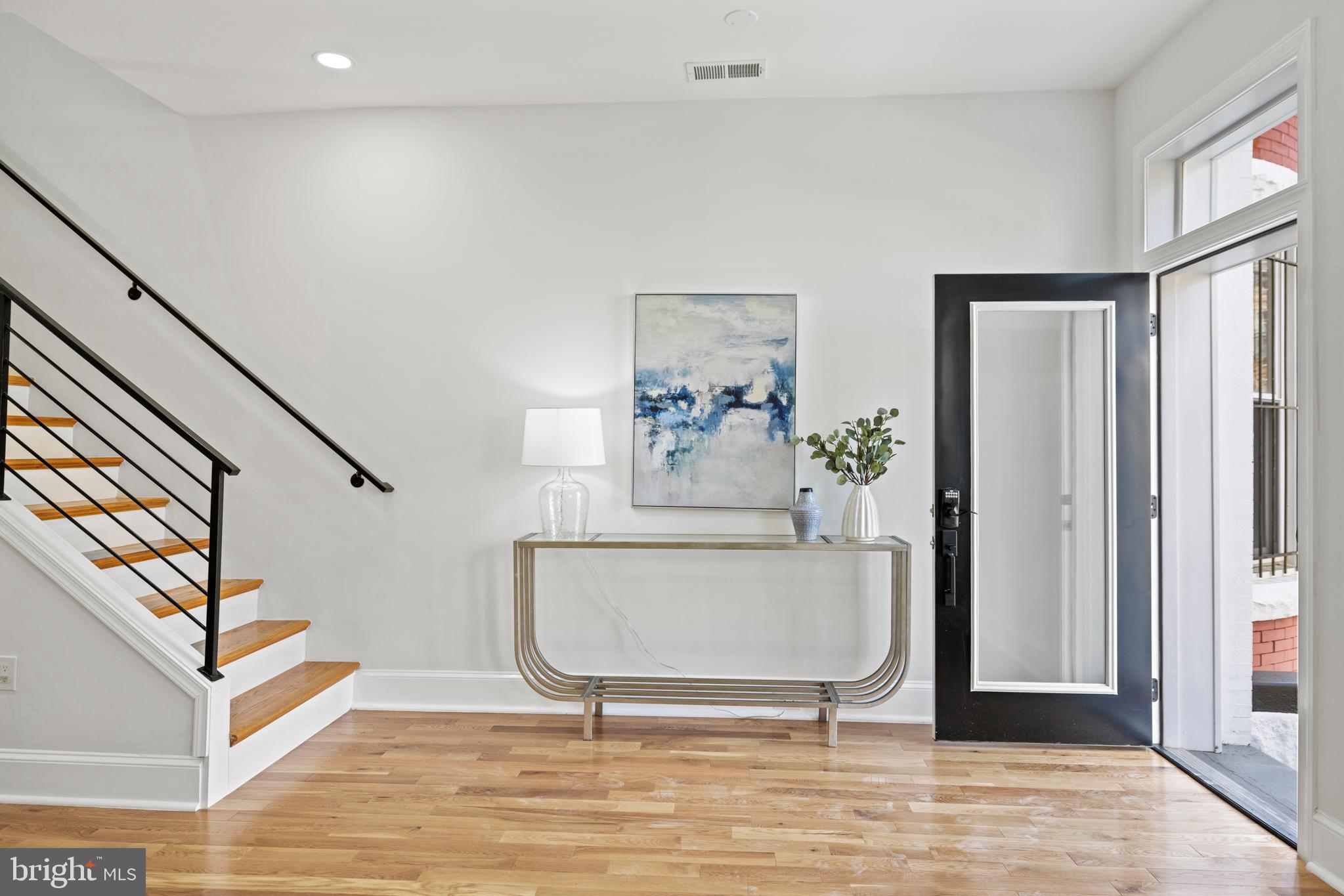 125 R Street Northeast Washington, DC 20002 - Photo 3 of 39