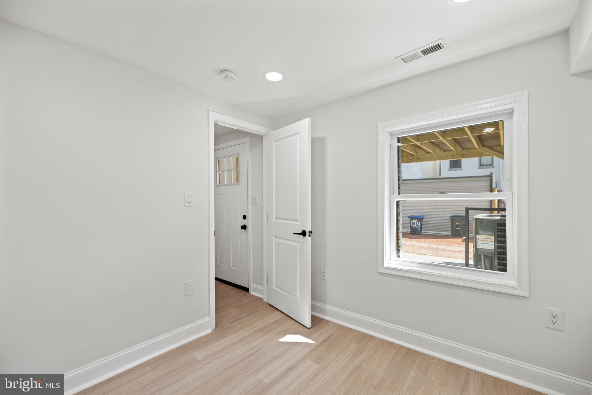 125 R Street Northeast Washington, DC 20002 - Photo 34 of 39
