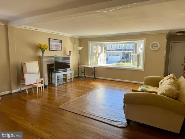 $3,950 | 6800 Lumsden Street, McLean, VA 22101