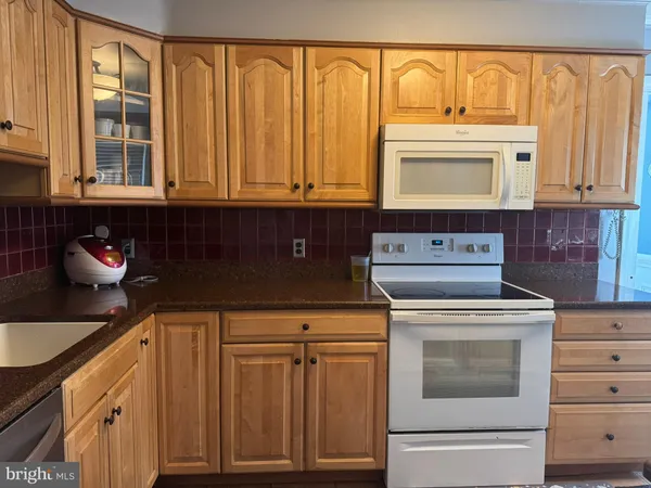 $3,950 | 6800 Lumsden Street, McLean, VA 22101